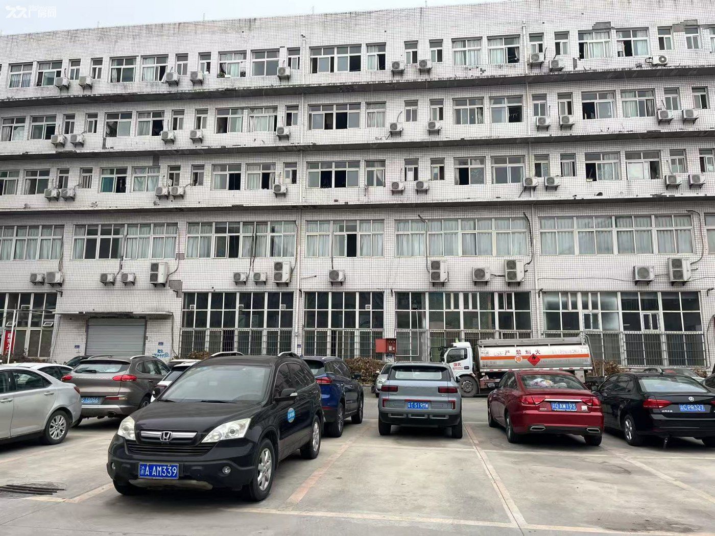 璧山区机电大学对面璧青路888号主公路旁标准厂房仓库门面出租