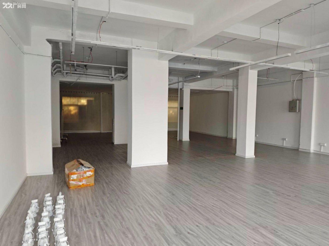 下沙3号大街沿街一楼300方带装修有展示面可随时入驻 - 8