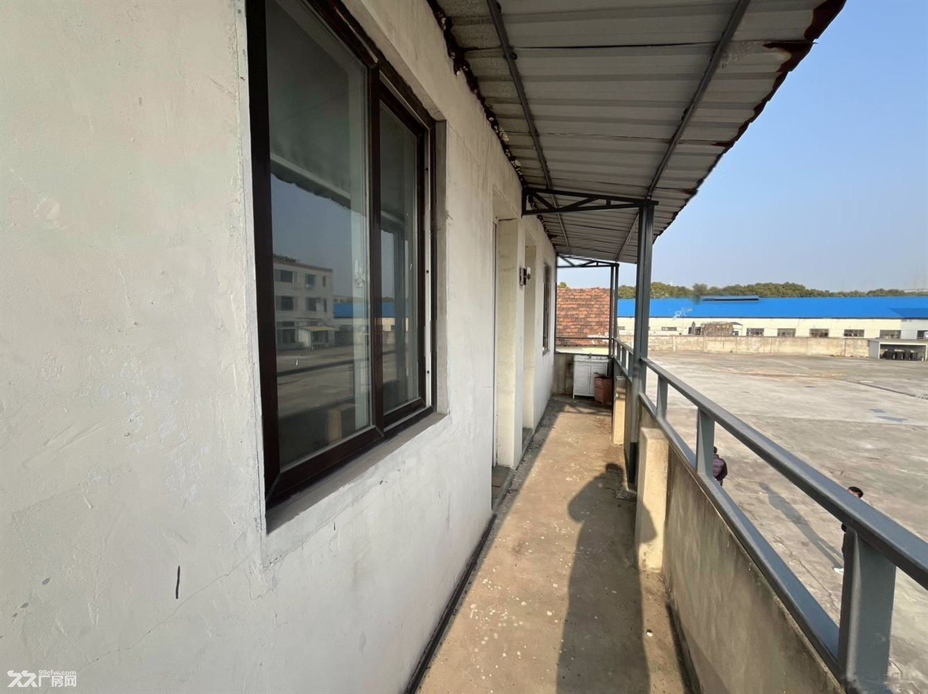 马陆新出水泥场地5亩 可以做充电桩 无污染都可以做 - 3