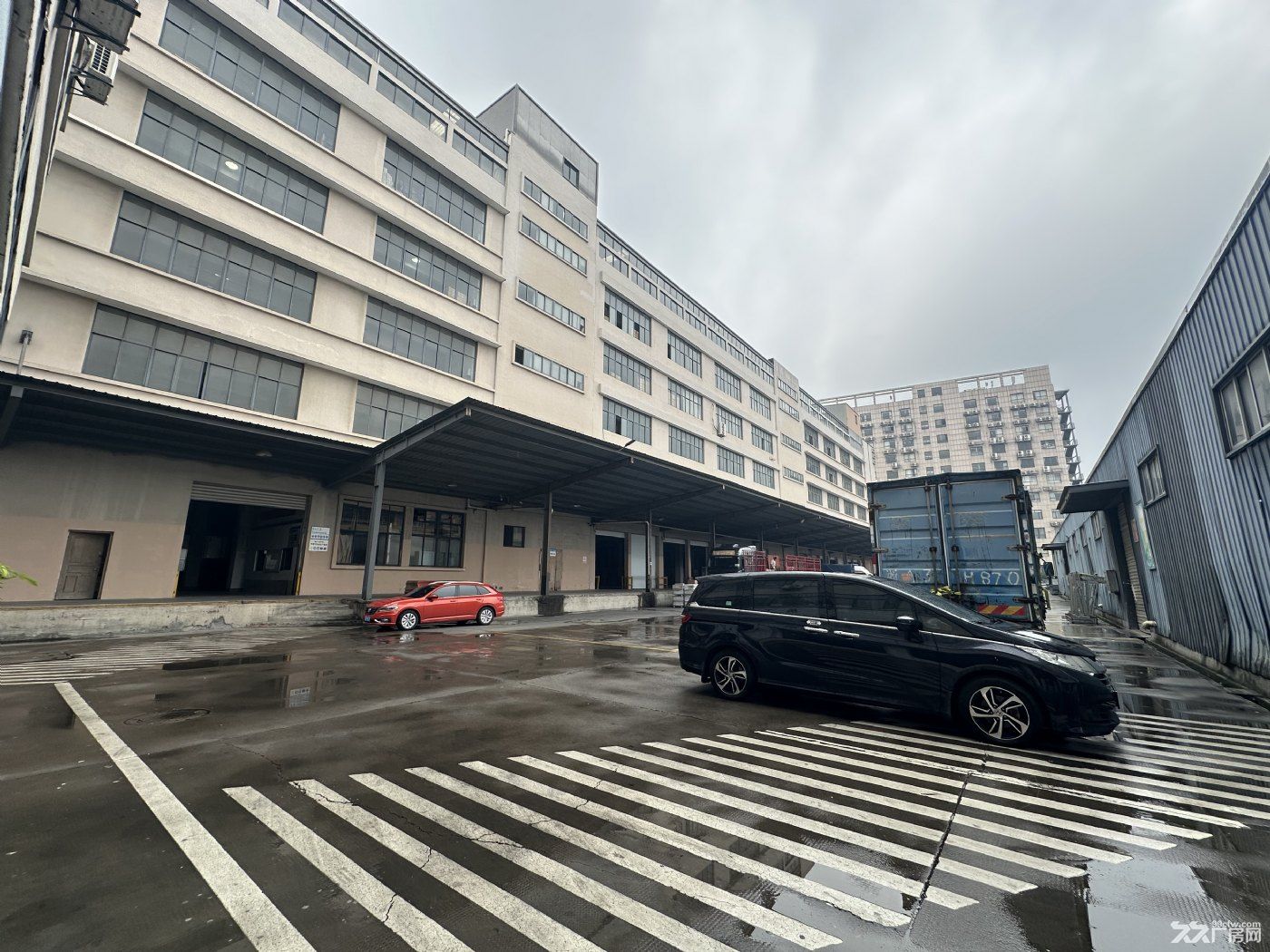 富阳东洲街道33500方带月台仓库出租 - 2