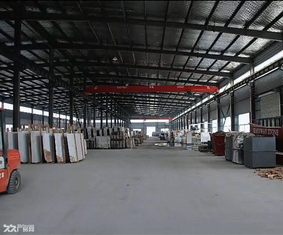 历城区高速口附近,带行吊,有院子。厂房出租1500㎡ - 2