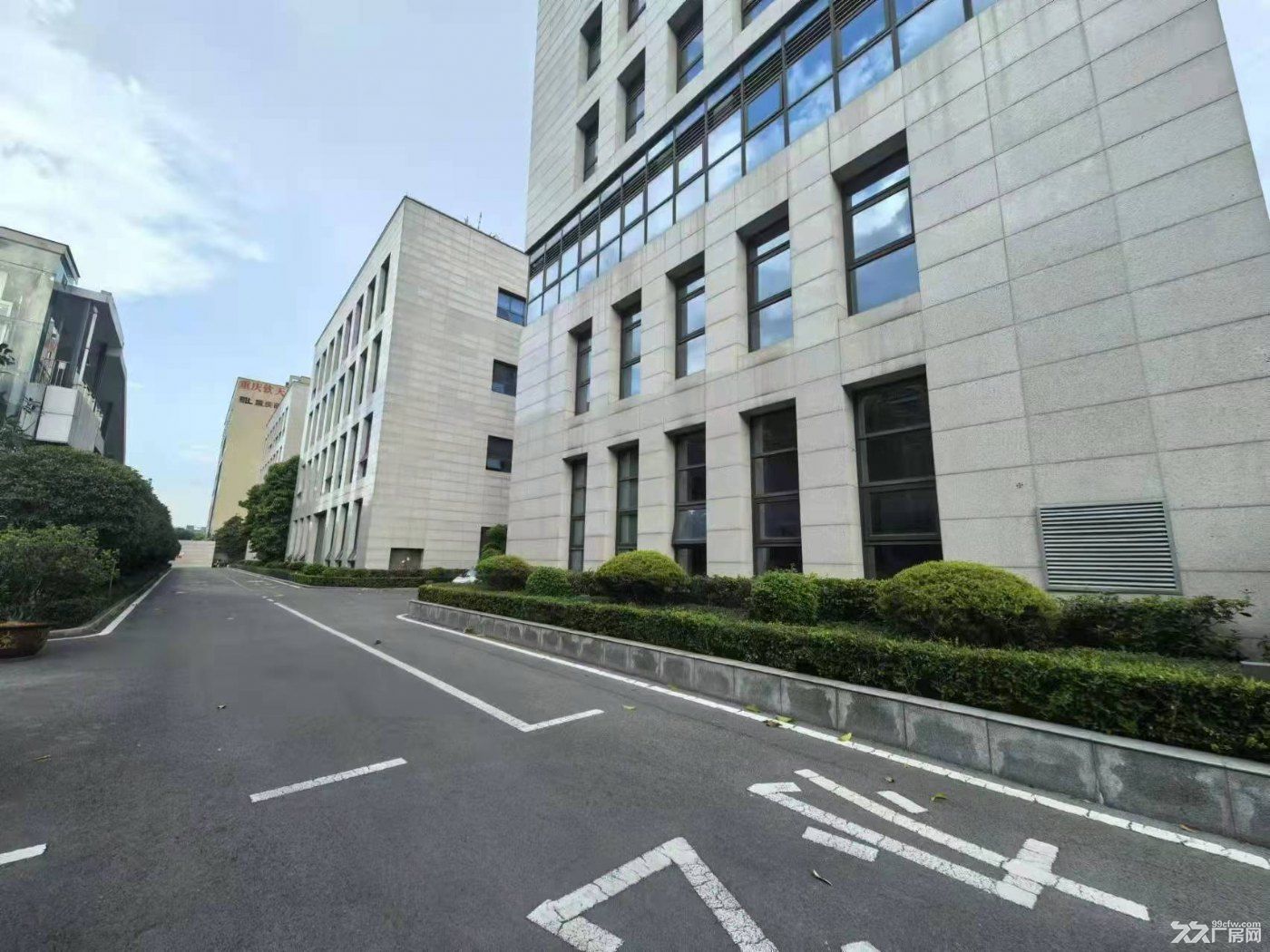 渝北前沿科技城4万和回兴服装城1.2万平米标准丙类厂房出租 - 4