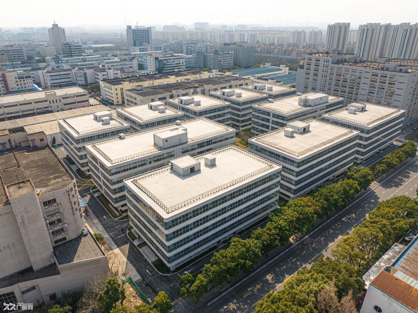 外高桥新建一手花园式研发生产厂房出售 - 2