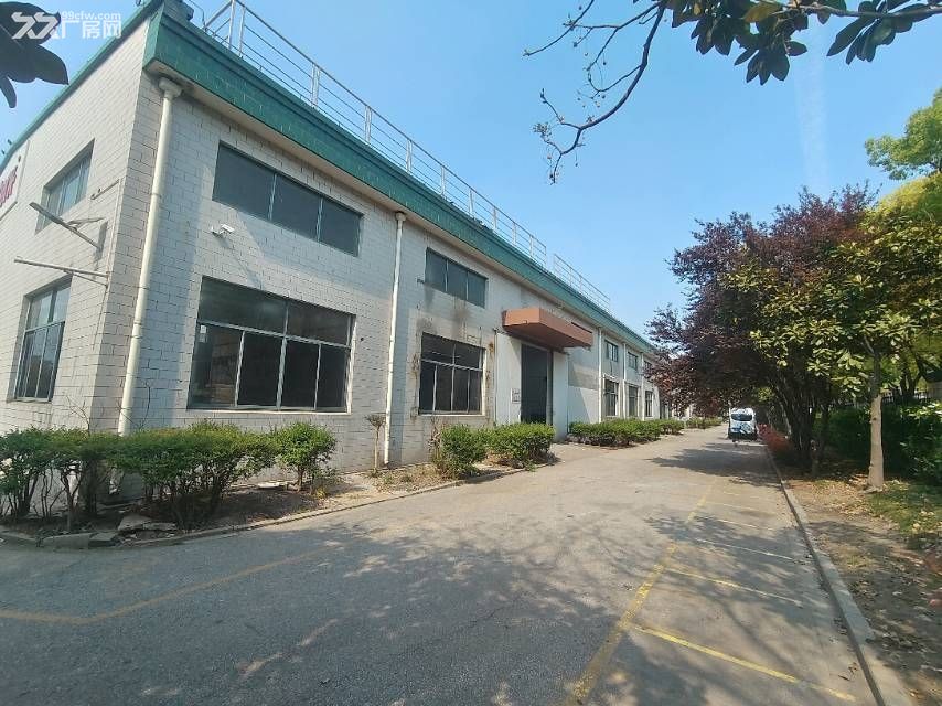 闵行虹梅南路高架沿线单层厂房仓库出租136平至2000平，可