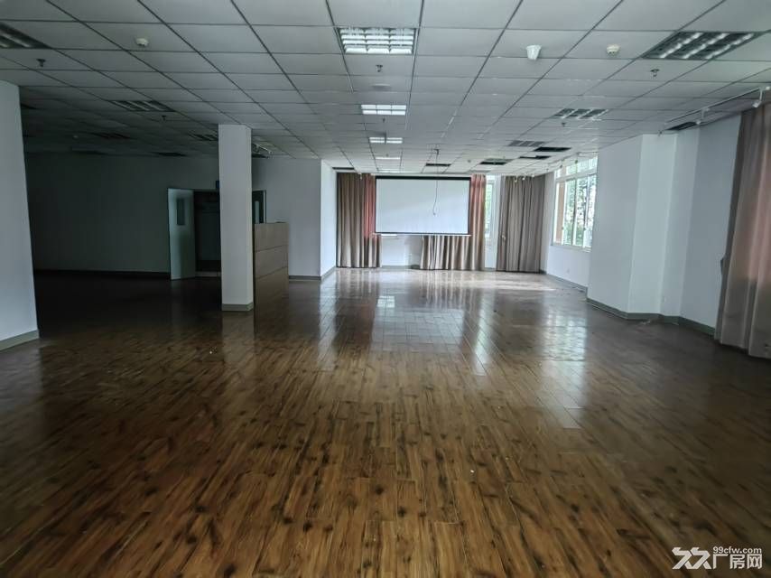 出售成都二手独门独院厂房5300 - 5