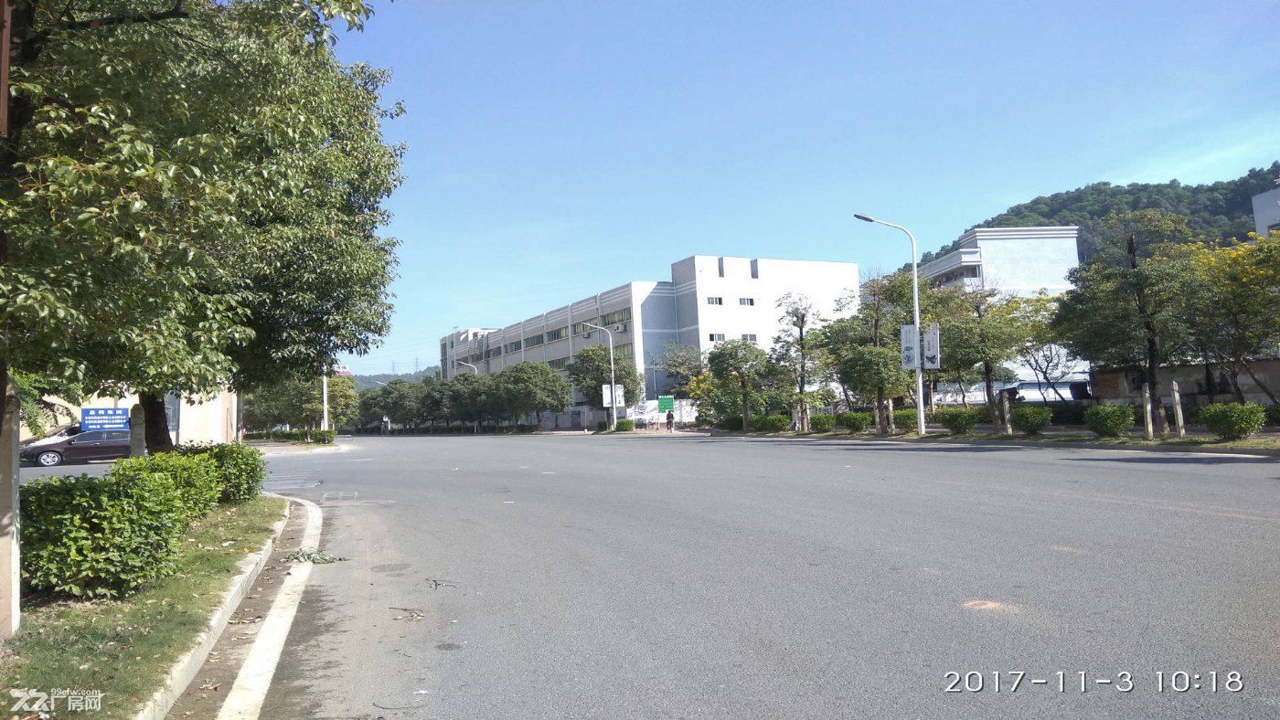 东莞市东部区２３２５１平方独院厂房出售 (国有证件)  6800万