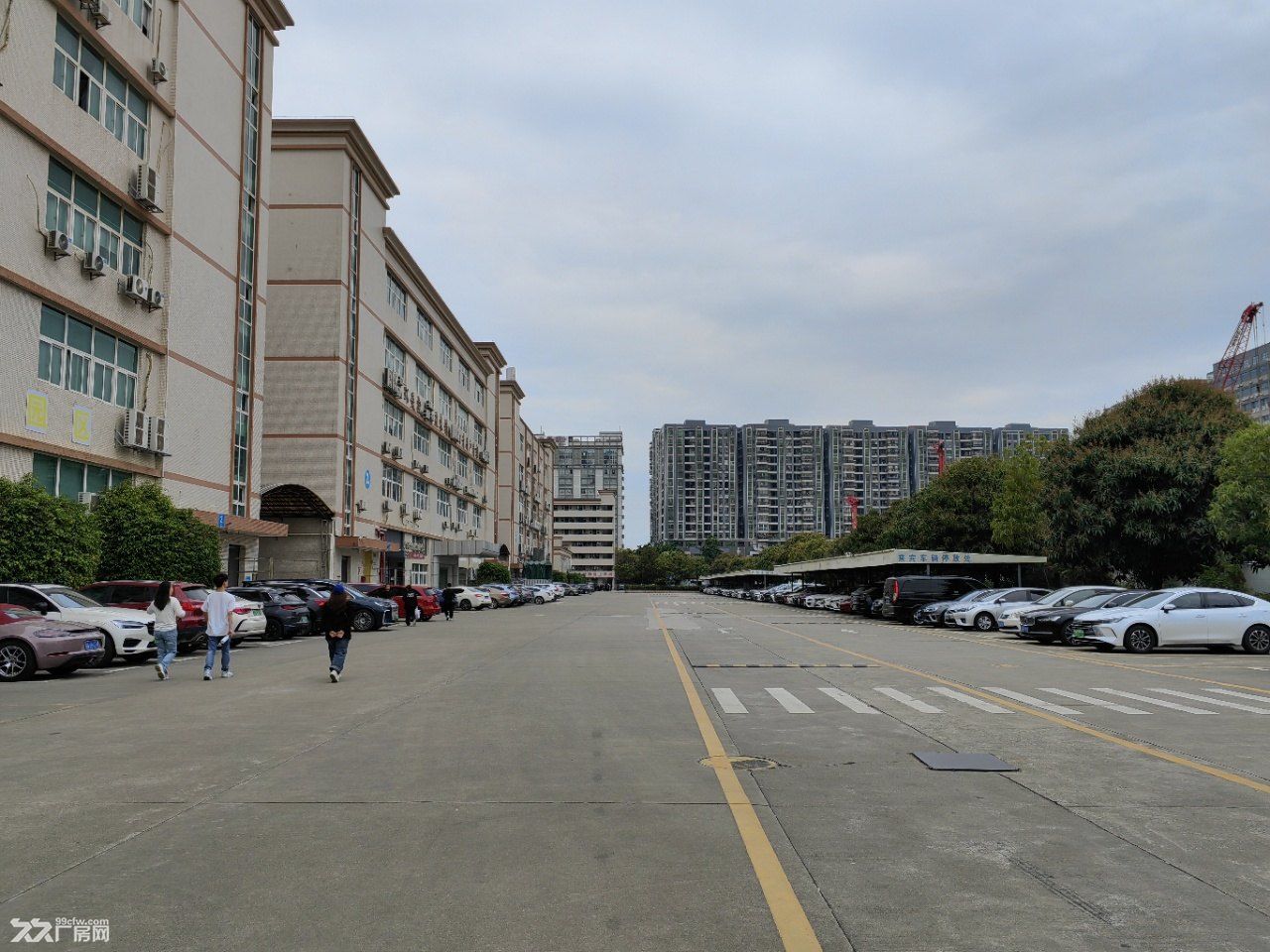 龙华清湖地铁口一楼1100平厂房出租 - 4