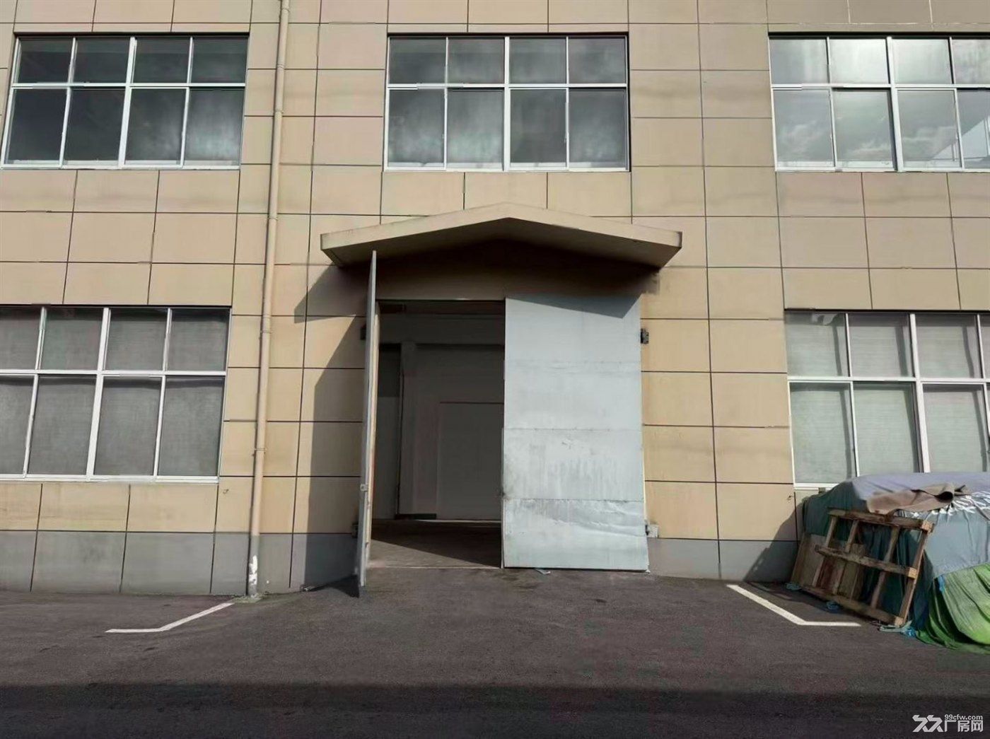 无：房东直租：华新纪鹤公路285平一楼高度10米  仓库  加工  不锈钢 - 6
