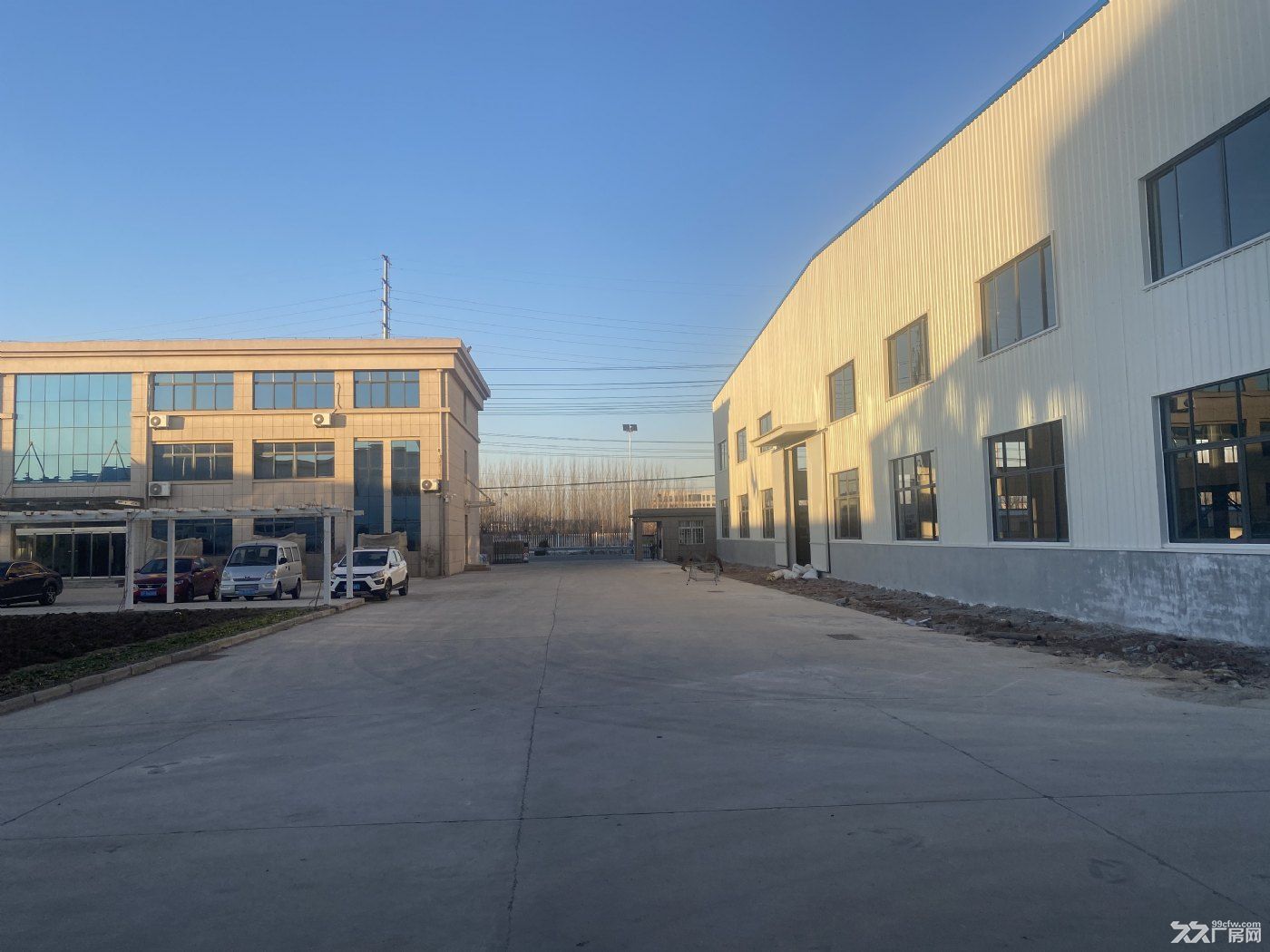 标准化厂房低价出租，两间3500㎡和5000㎡ - 3