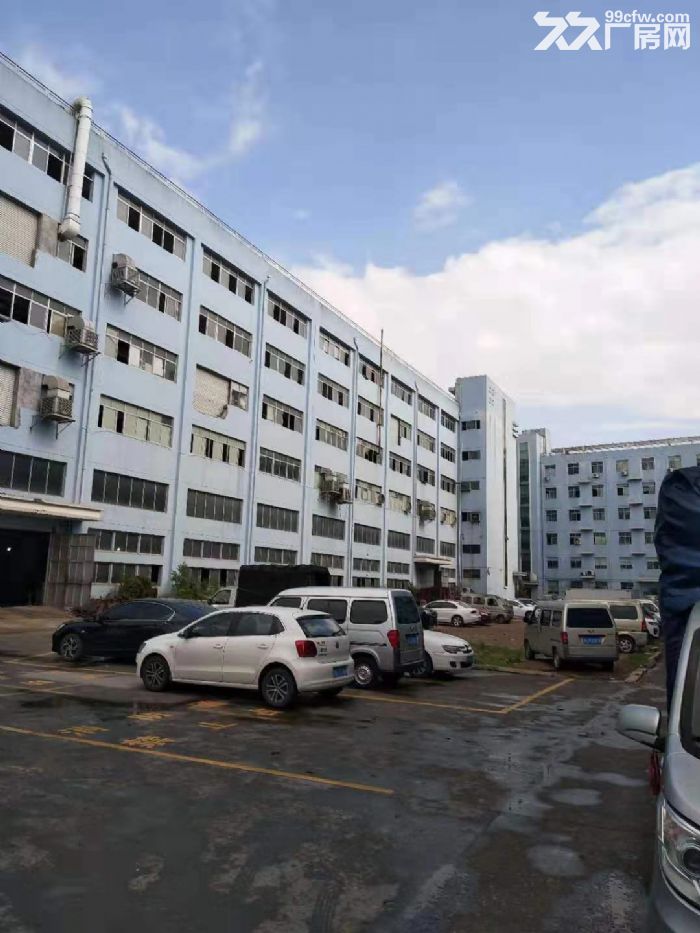上汇工业区 3楼3500平方,货梯5吨
