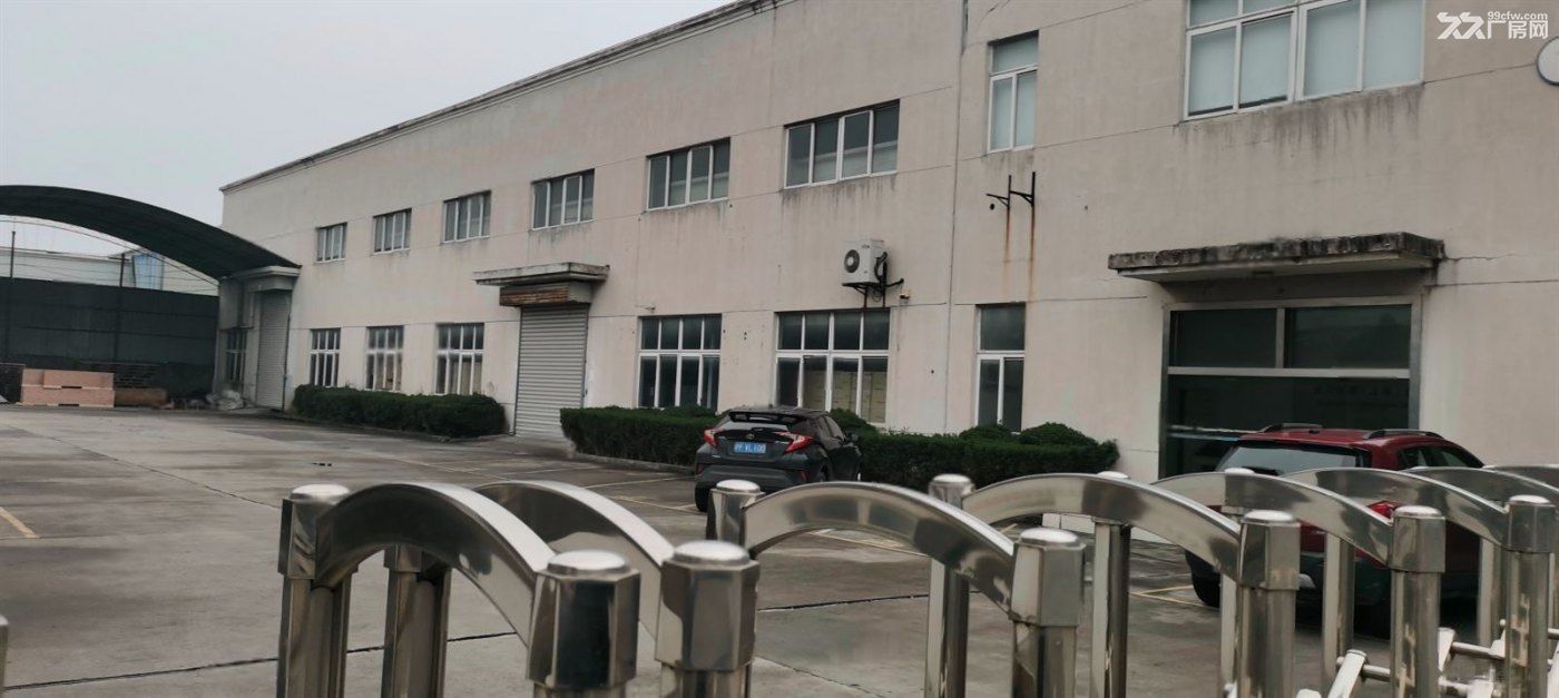安亭原房东独院2116平米厂房仓库出租,层高8米带航车,可分 - 2