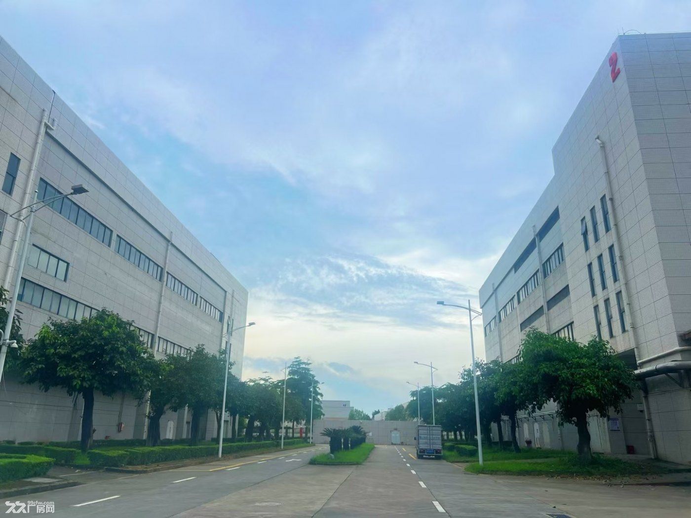 深圳龙华大浪原房东工业园区招租可分租 - 3