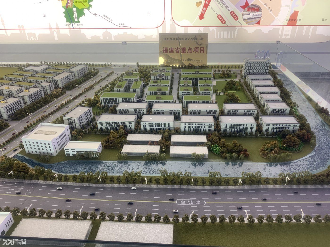 一手标准厂房准现房，50年独立产权可分层和双拼，面积800-6000平 层高8米