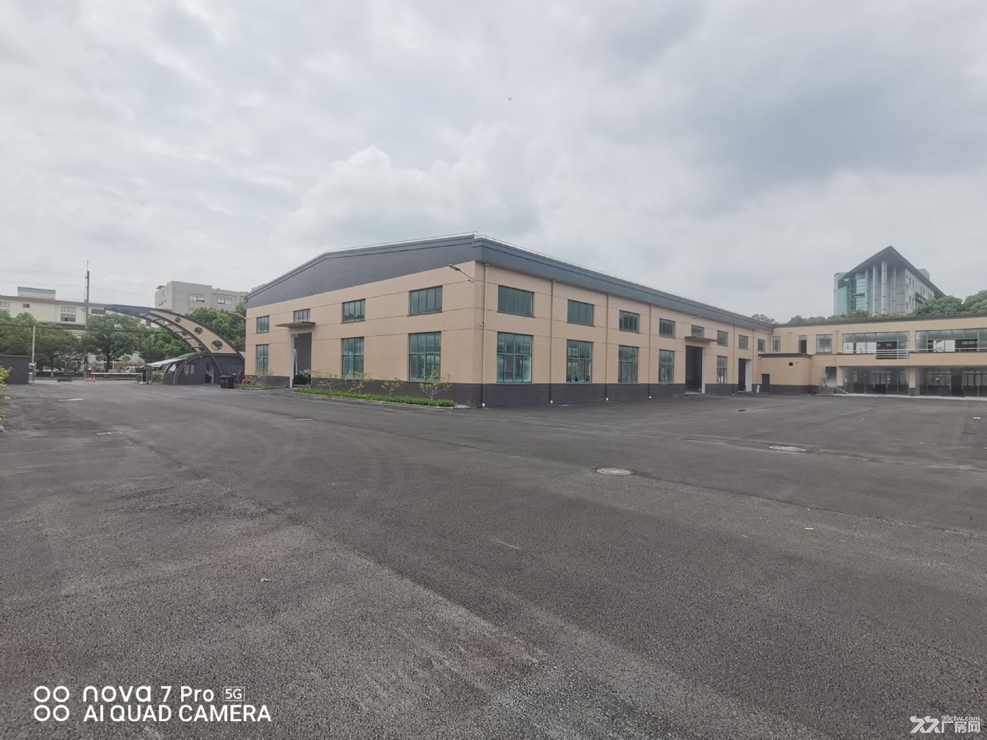 沿街厂房690平 高度8米,可分租,可做运动馆、汽车改装展厅 - 2