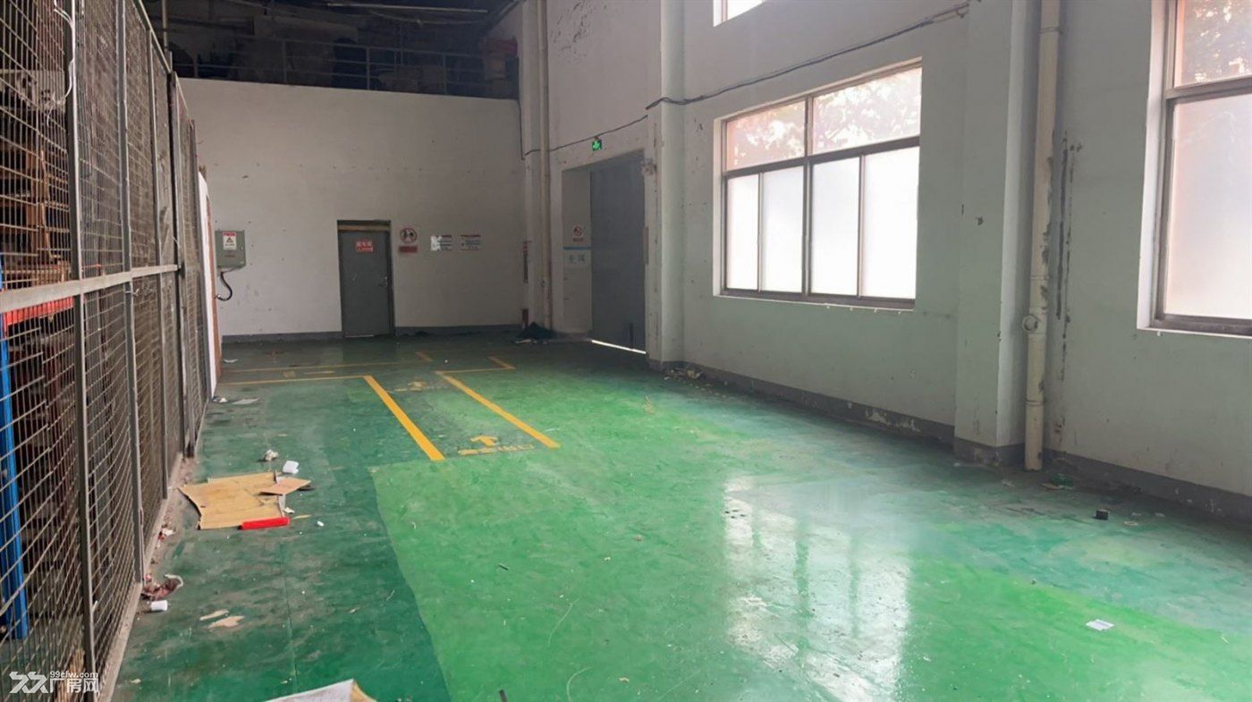 出租昆山花桥标准工业厂房，高度 9 米有行车，门55 - 5