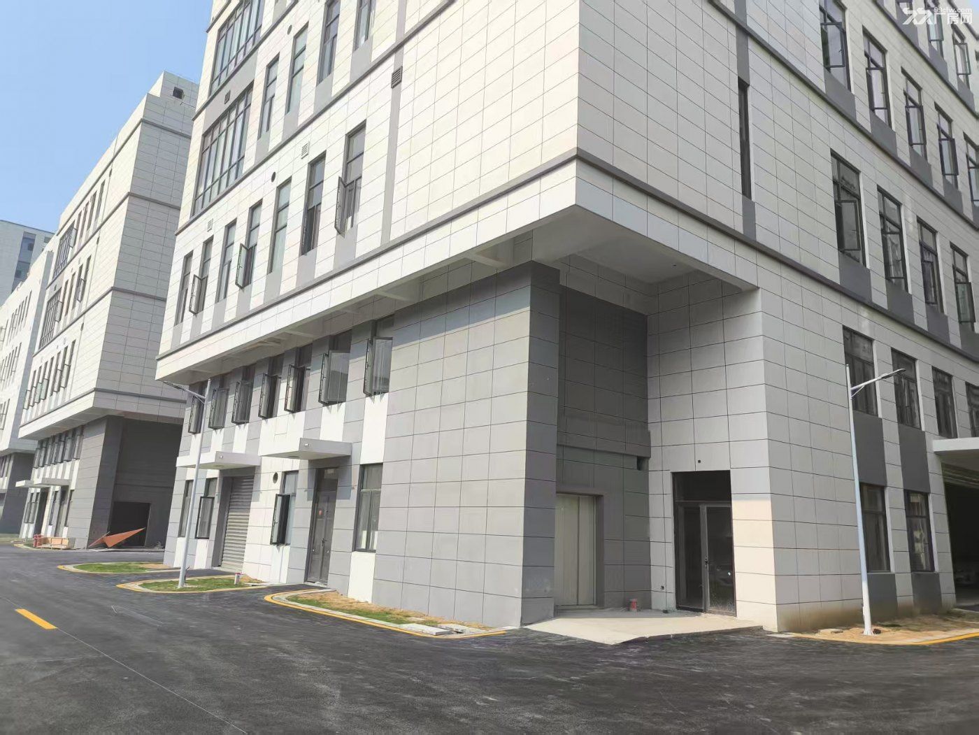 周市高新智能制造园区楼上1000平原房东厂房出租 可分租