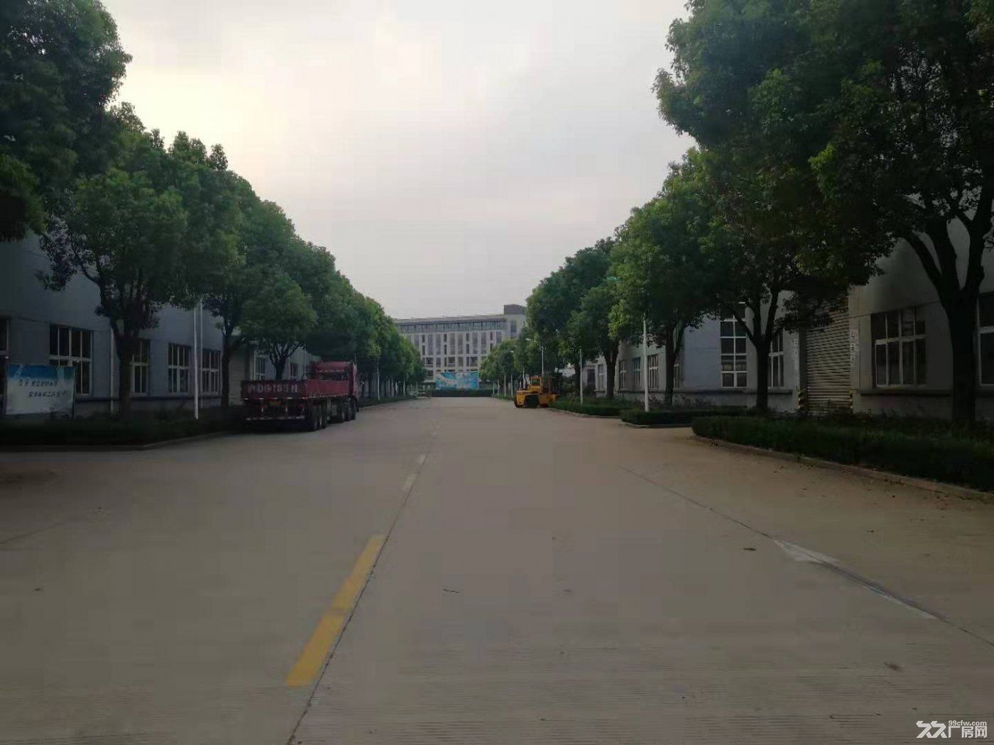 高平台仓库30000可分租独门独院形象好 - 2