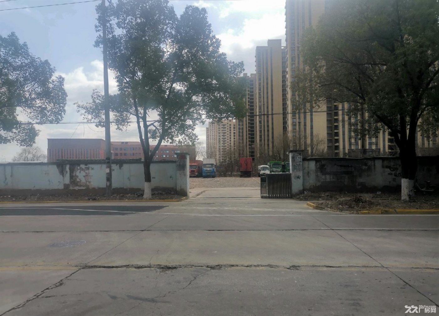 房东出租:;房东出租::独门独院,40亩石子地,交通便捷,价格可谈。 - 4