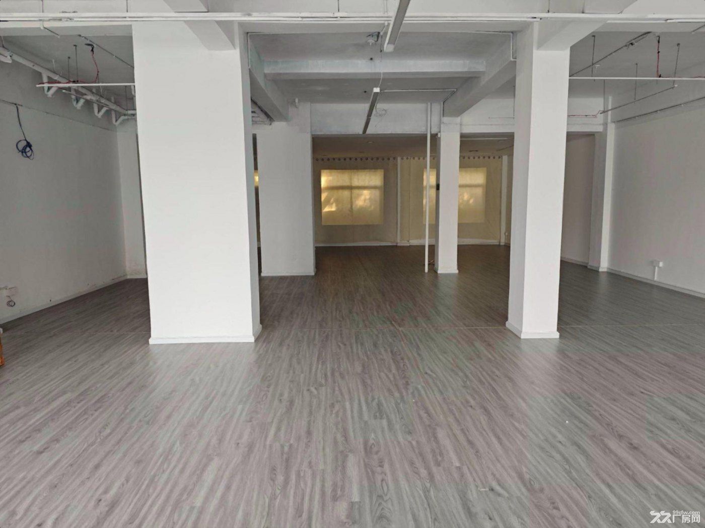 下沙3号大街沿街一楼300方带装修有展示面可随时入驻 - 3