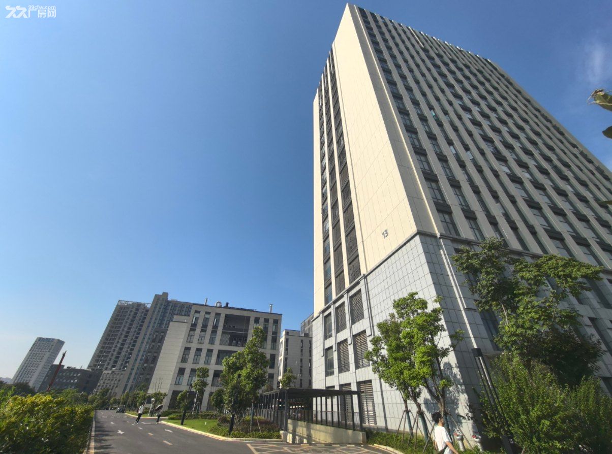 光谷东1300㎡精装实验室捡漏