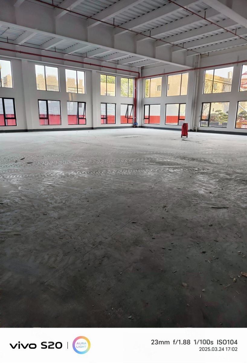 免;:曹安公路路边 2千平可做展示面,可分割,适合展厅汽车4s店 - 3