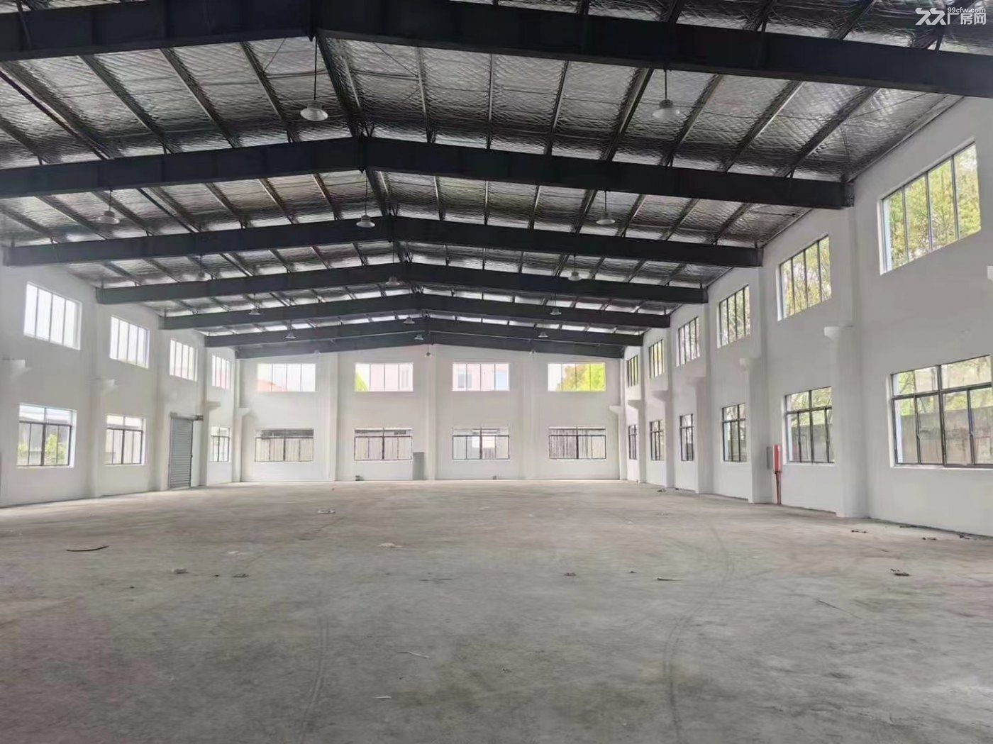 嘉定华亭工业区2200平方米单层厂房出租，可架行车
