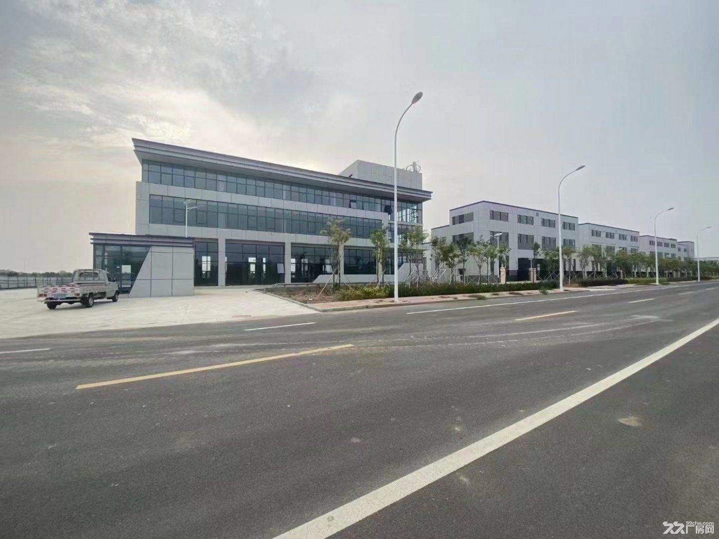 北京周边新建多层框架厂房 现房招商 - 2