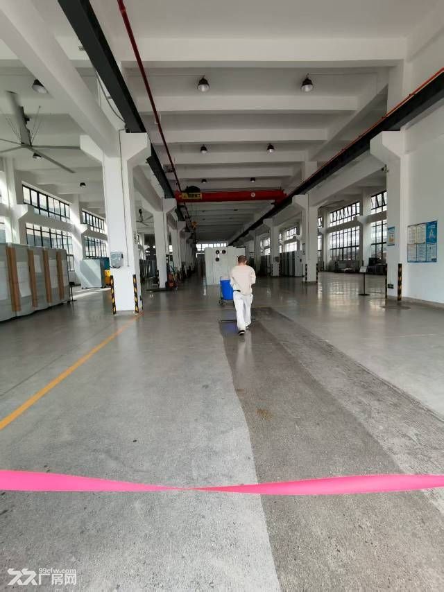 8米高标准一楼厂房带行车出租,金刚砂地面 - 3