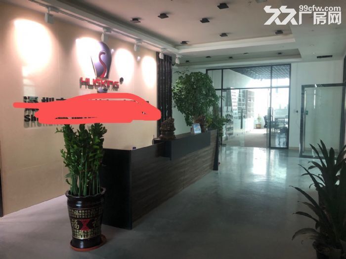 福永沿江高速附近新出楼上1250平精装修厂房转让，现成拉线，无转让费
