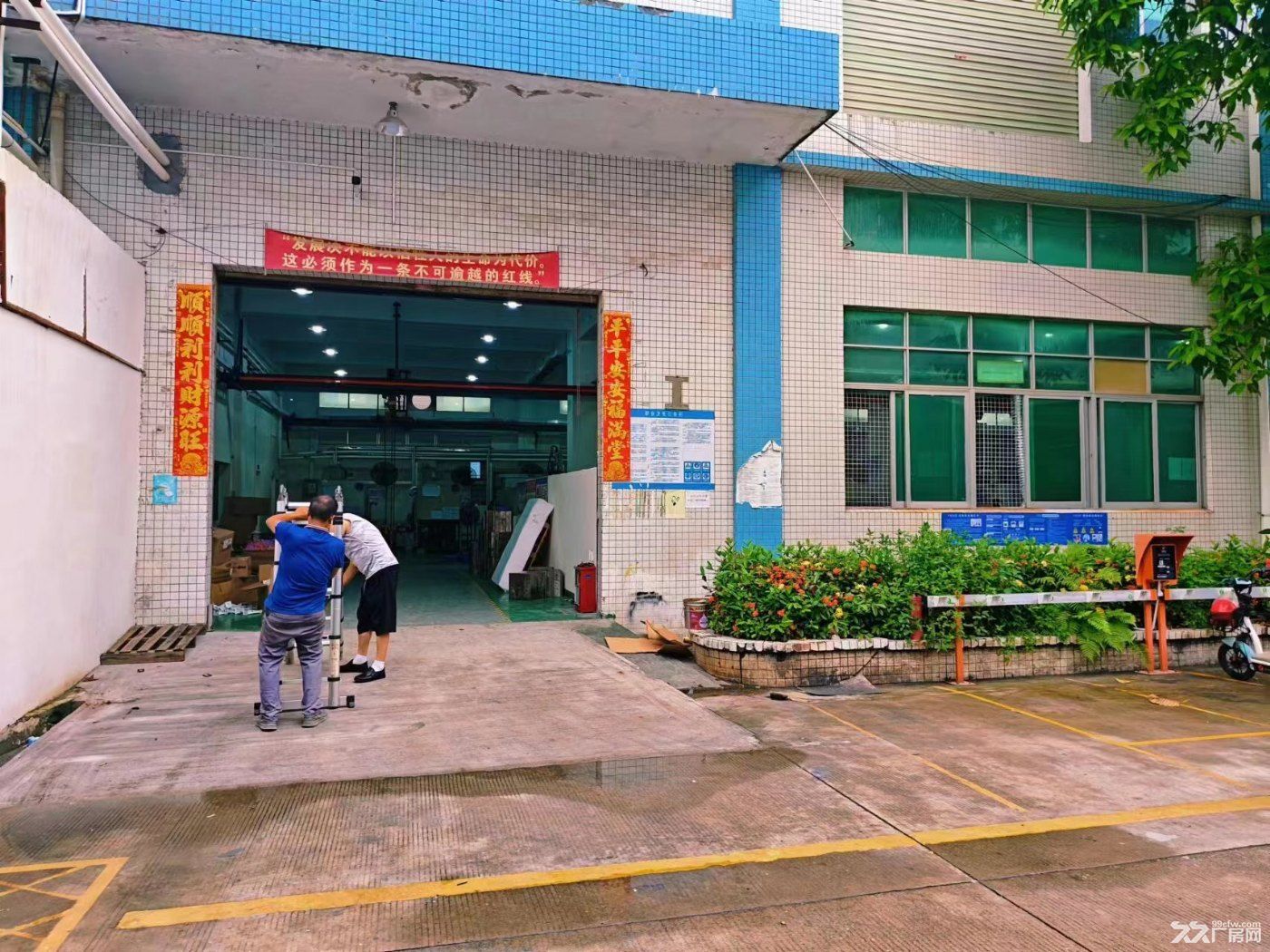 龙华观澜整栋独院5400平厂房出租 - 4