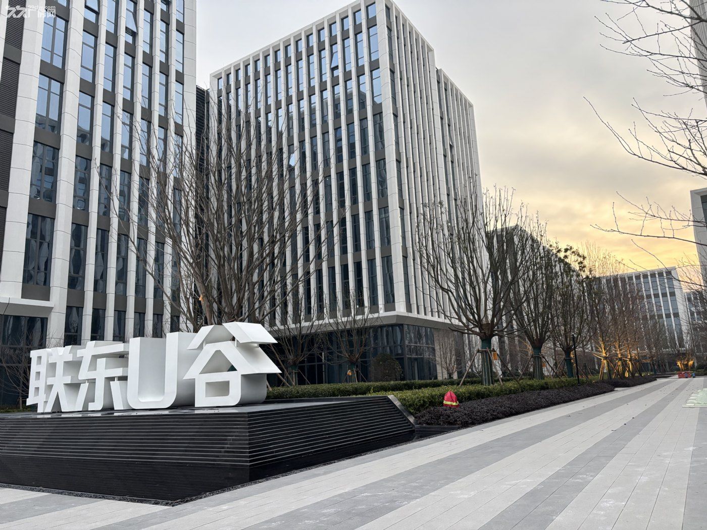 嘉定工业区 全新高品质厂房 大房东直租 没有公摊 价格优惠 - 2