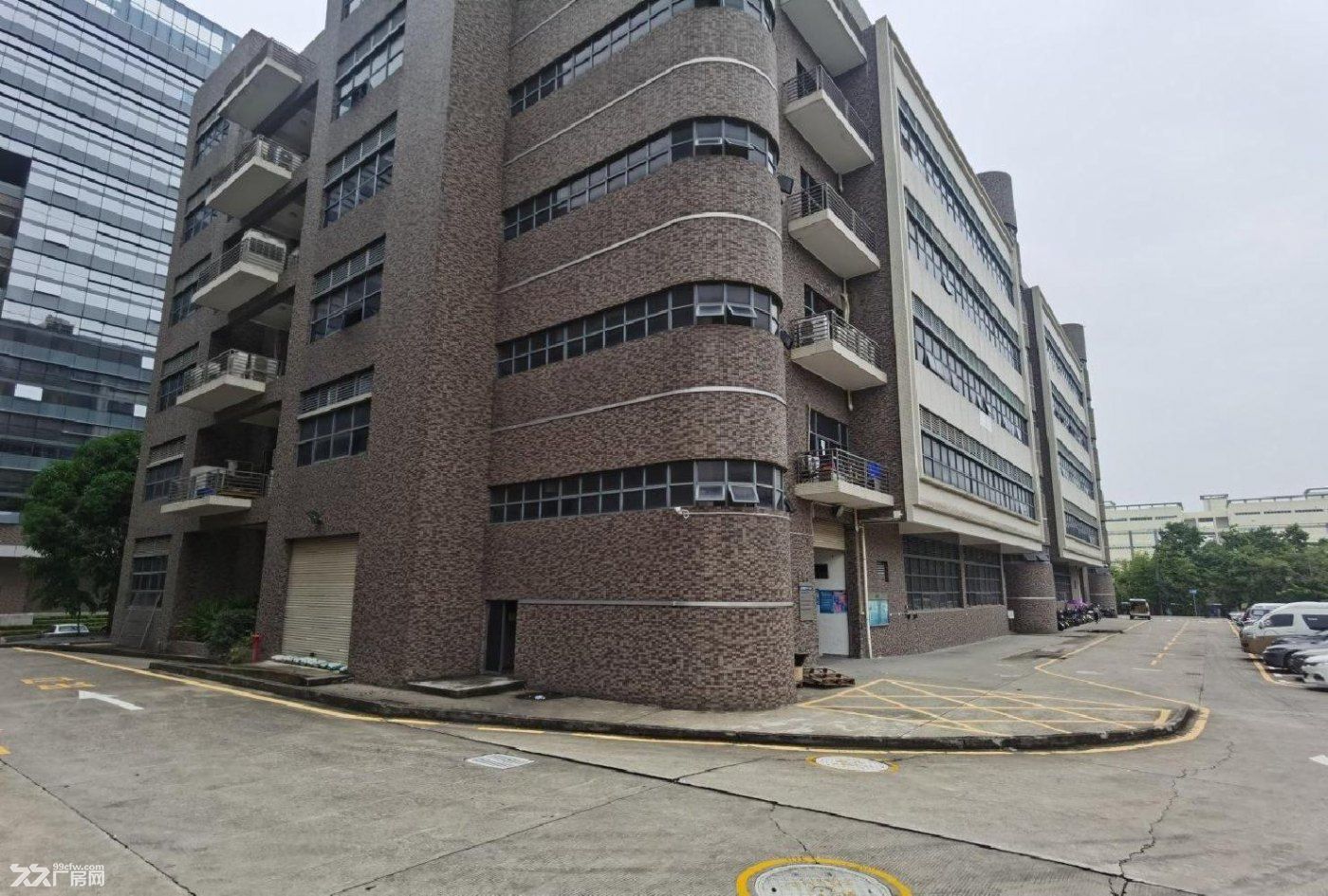 龙华牛湖工业园区红本厂房仓库出租可分出3百5百8百使用率高q - 2