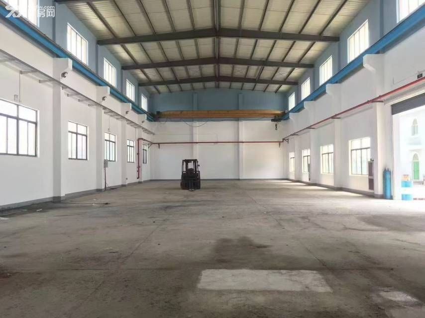 三灶独门独元厂房带行车价格0.8的层高10米可做物流仓库