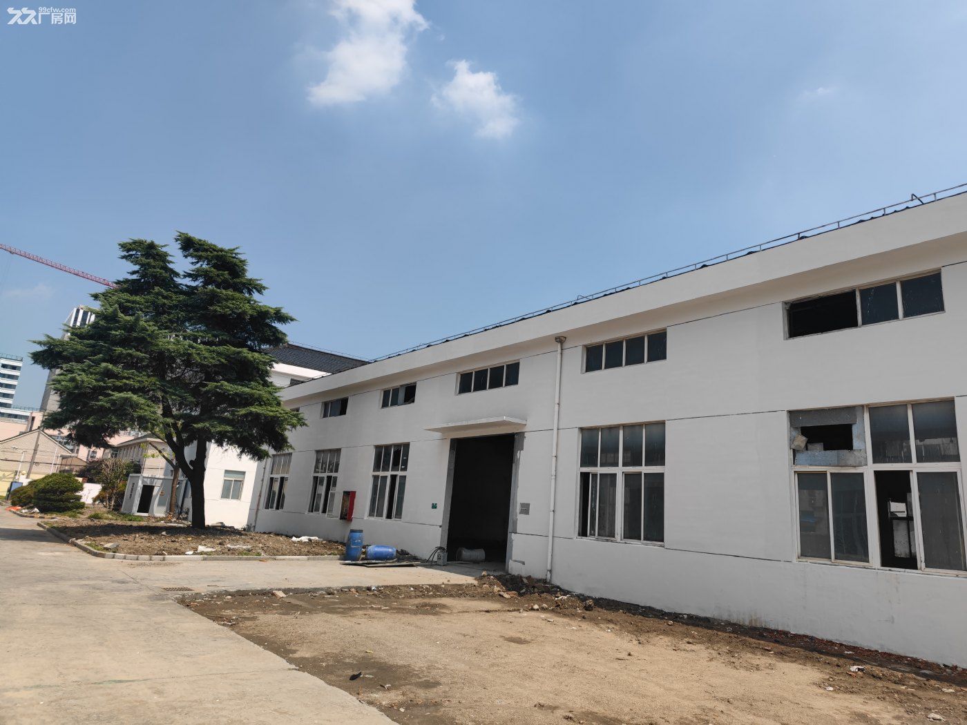 出租沪闵路独门独院工业厂房5400平