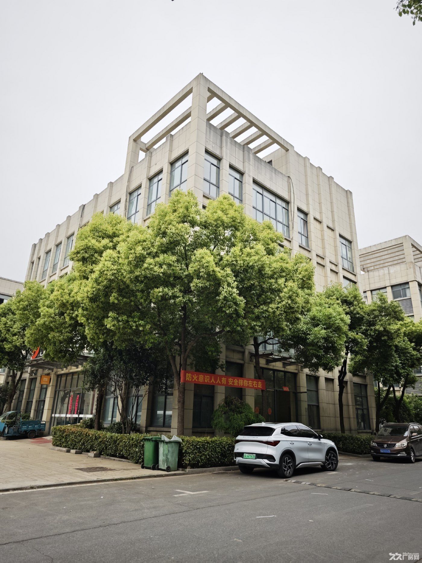 纯办公出租,整层461平,精装修带家具中央空调。 - 6