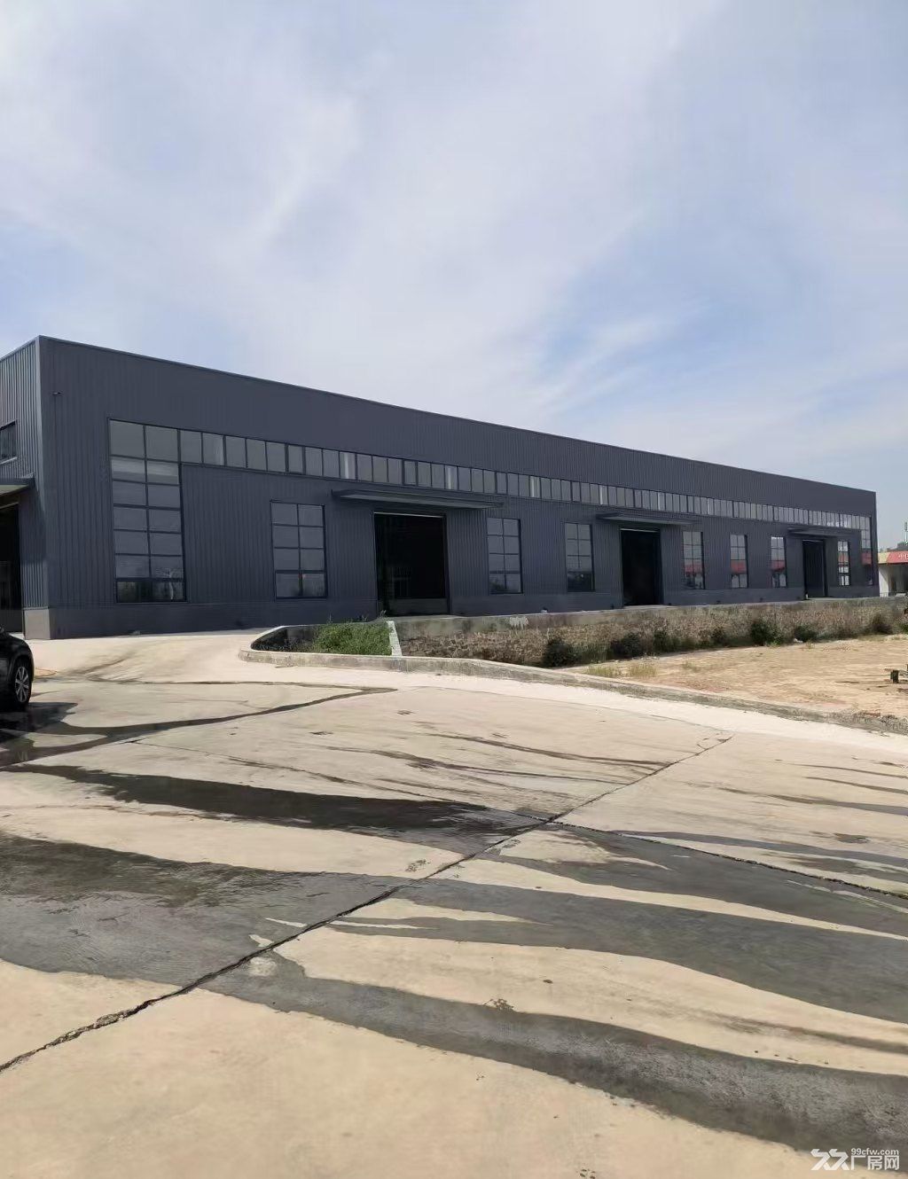 济南市平阴县城区。全新厂房，证件齐全，超大院落，房东自租！