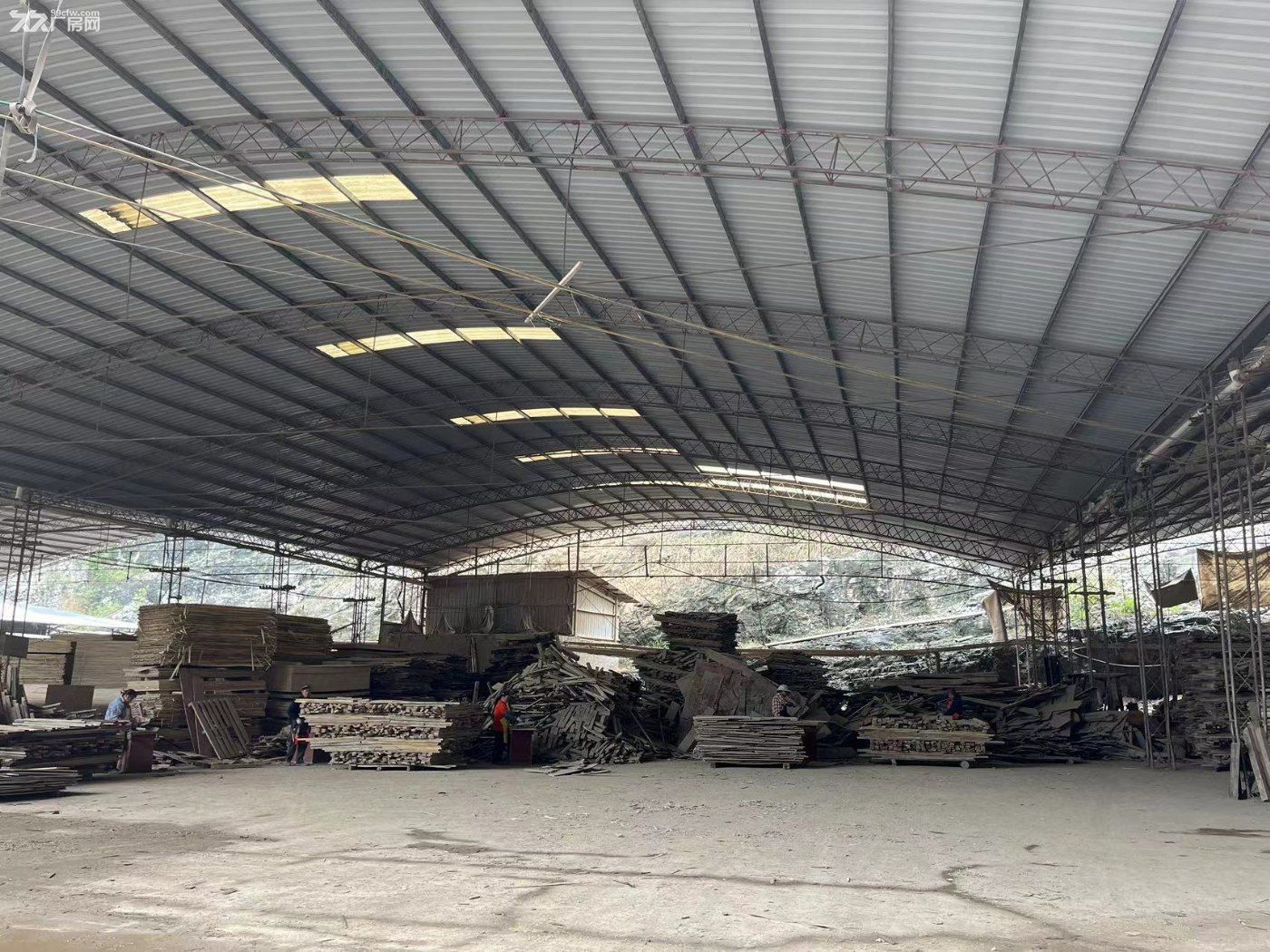 重庆工贸职业技术学院附近涪陵区荔枝街道独门独院厂房仓库场地租