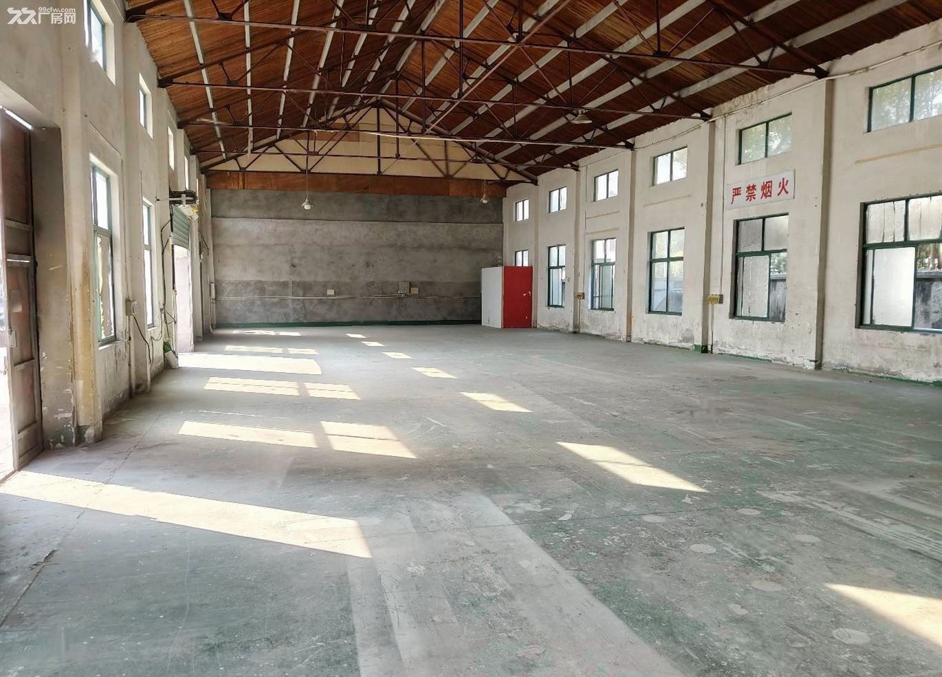 物业招租:白鹤工业区独栋550平,配有办公,场地免费棚子使用,停车免费 - 4