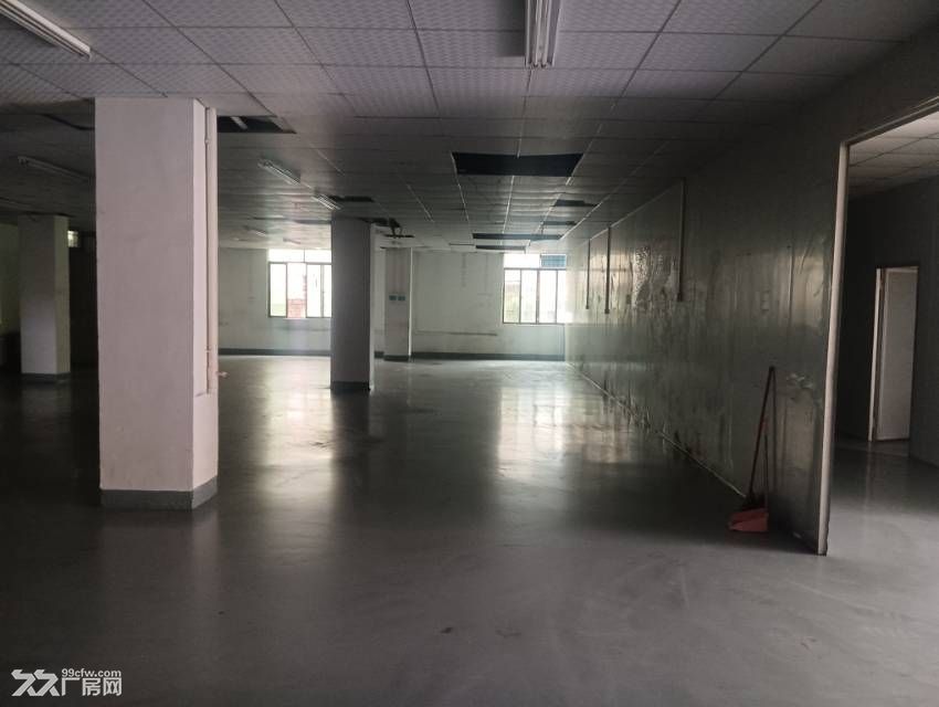 博罗罗阳4000平独门独院三层厂房有办公室，宿舍。招工方便