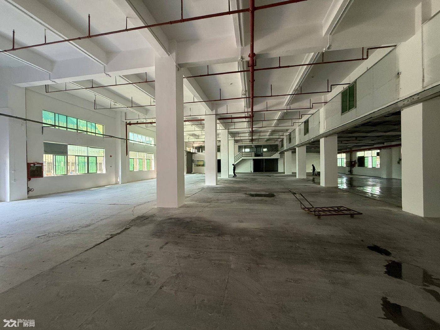 坂田乐荟中心附近一楼面积2000m² 厂房出租 - 3