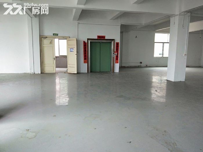 龙岗龙东工业区,标准厂房1200平,低价出租,空地超大,停车位充足