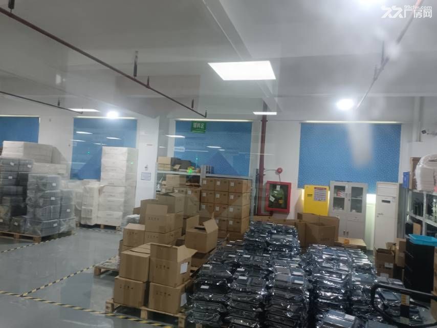 福永会展中心旁边楼上精装修厂房出租 - 2