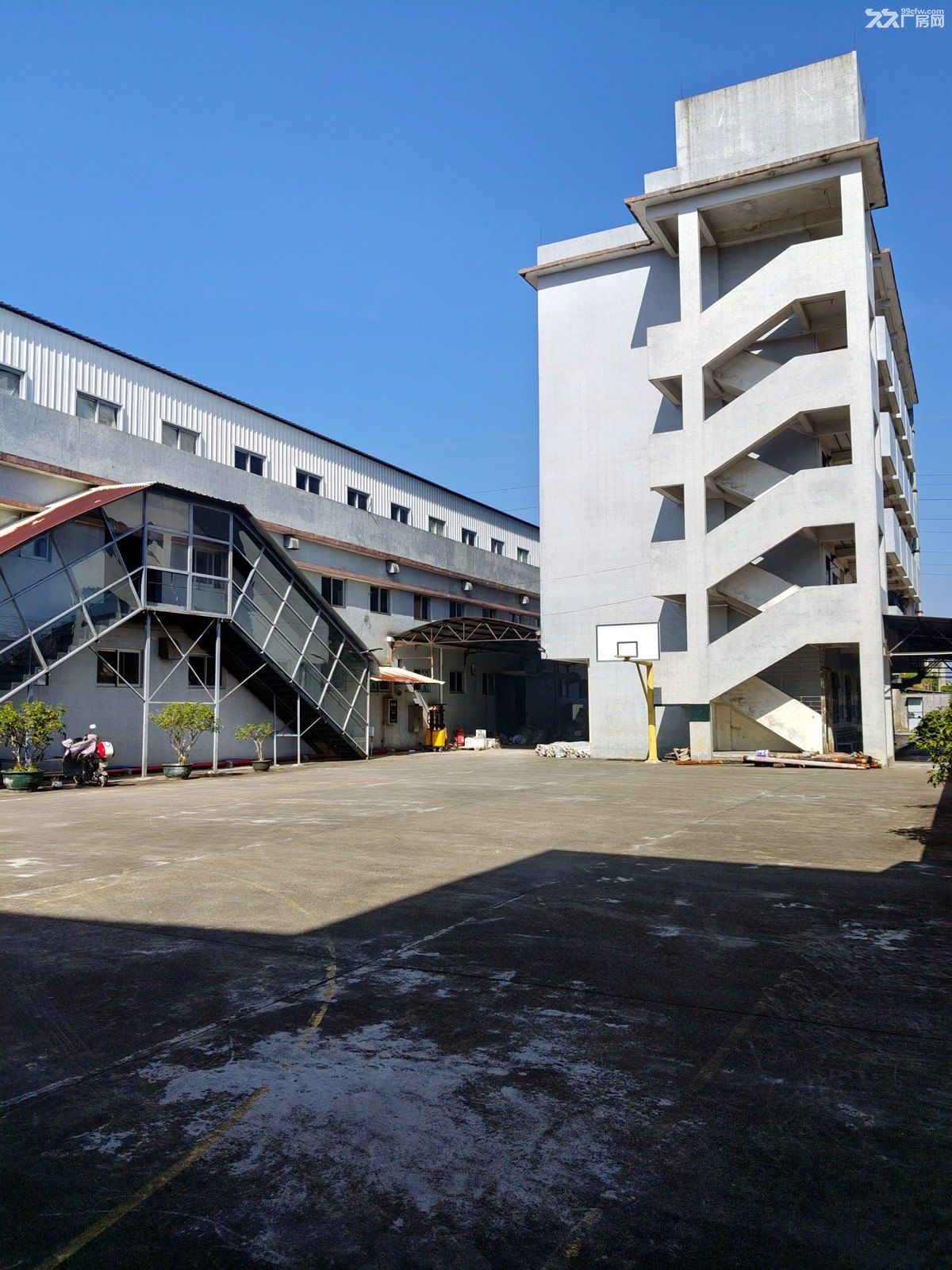 从化区城郊街1250平方厂房楼房整体出租
