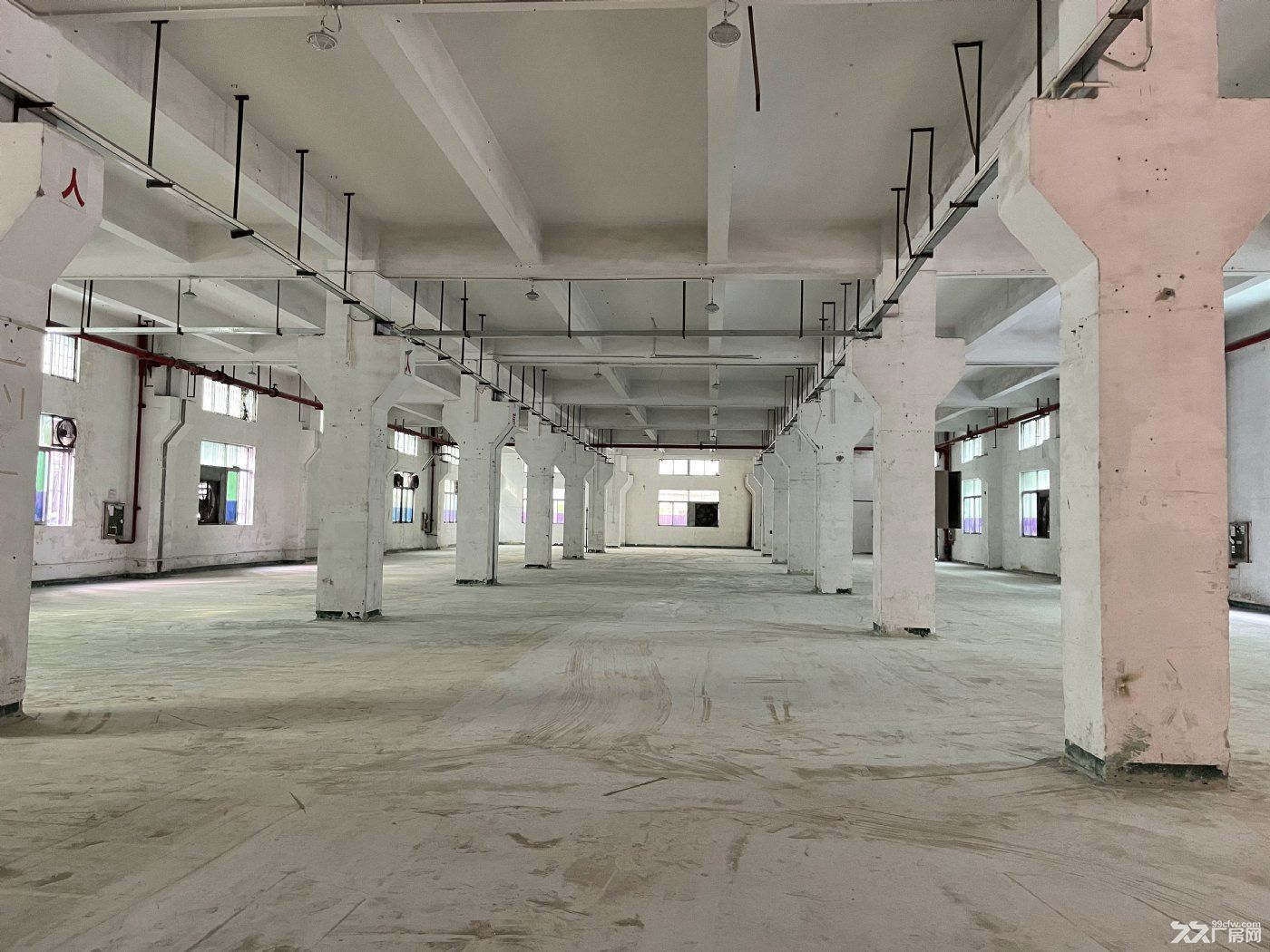 龙大高速路口附近带装修2200平方厂房出租
