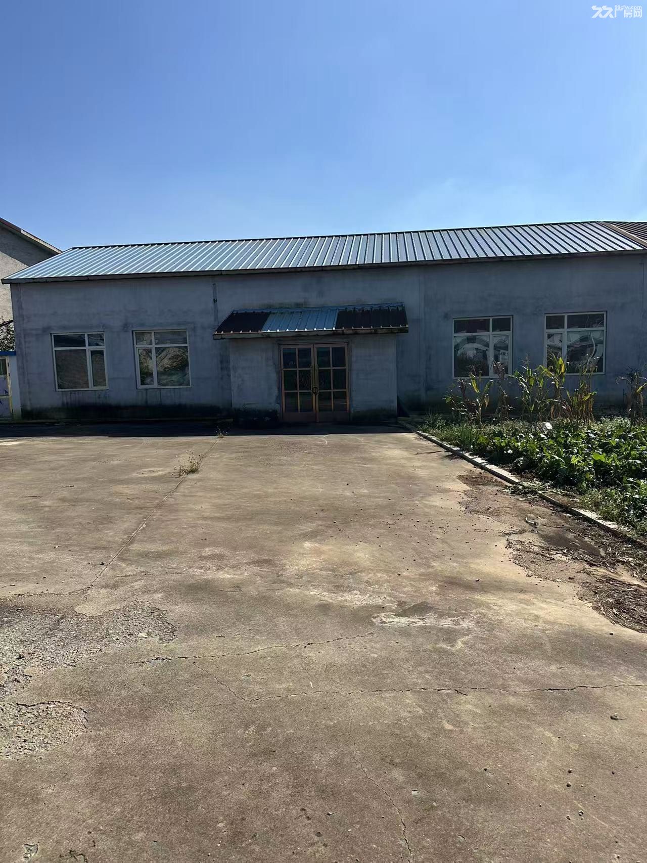 普兰店区太平街道庙山嘉华山庄院内厂房出租