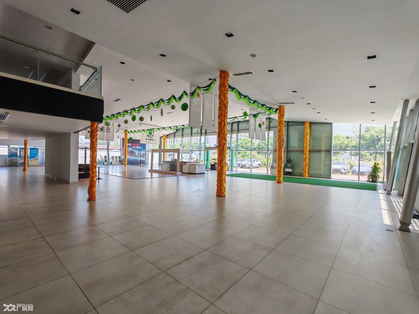原大众4S店，展厅+维修工位+烤漆房+办公区+客户休息区+独立停车场地，奔驰为邻 - 2
