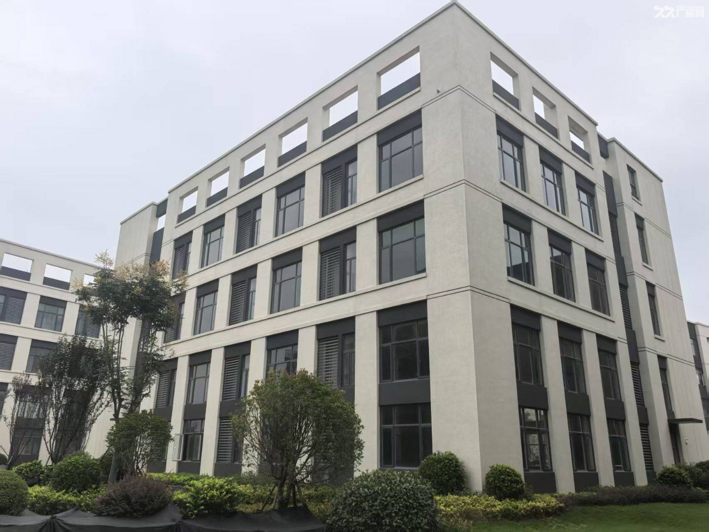 黄陂南门户腾龙大道地铁口，独栋+多层厂房组合，限时优惠出售！