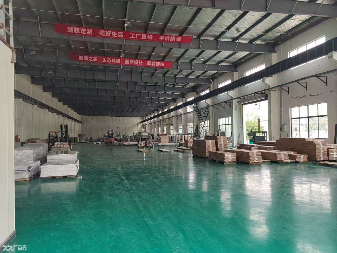厂房出租4000平米，押一付六，价格面议 - 2