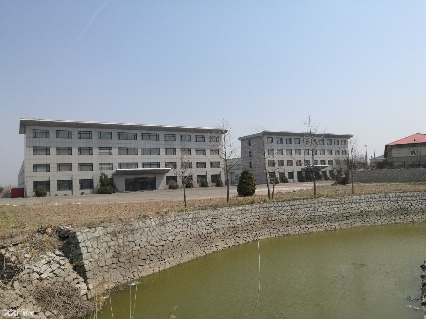 出售庄河青堆国有厂房 建设面积1.2万平，土地面积2.3万平，价格可议 - 3