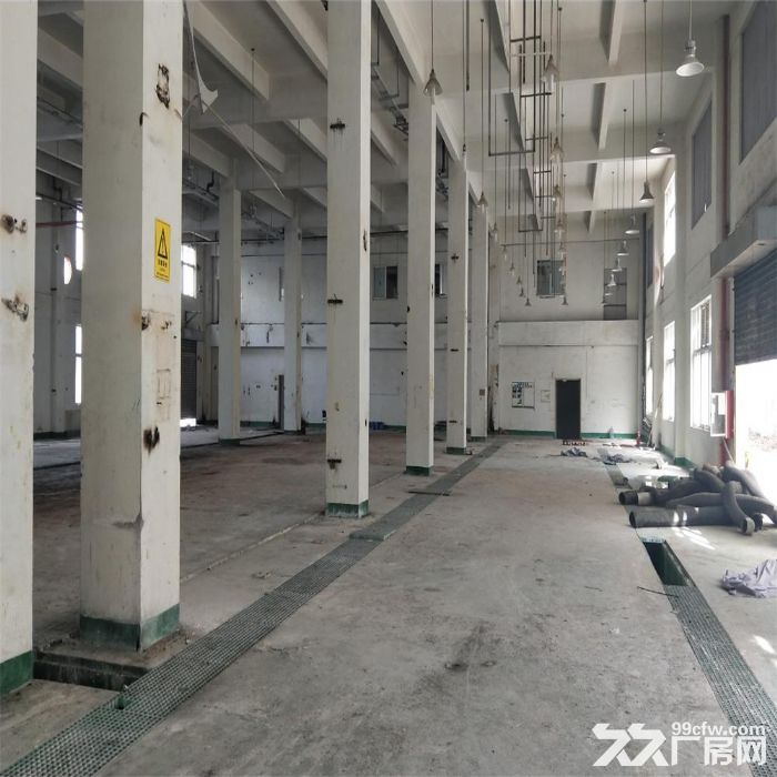 吴江开发区双层厂房7100平米层高8米，配电350KV，可架行车